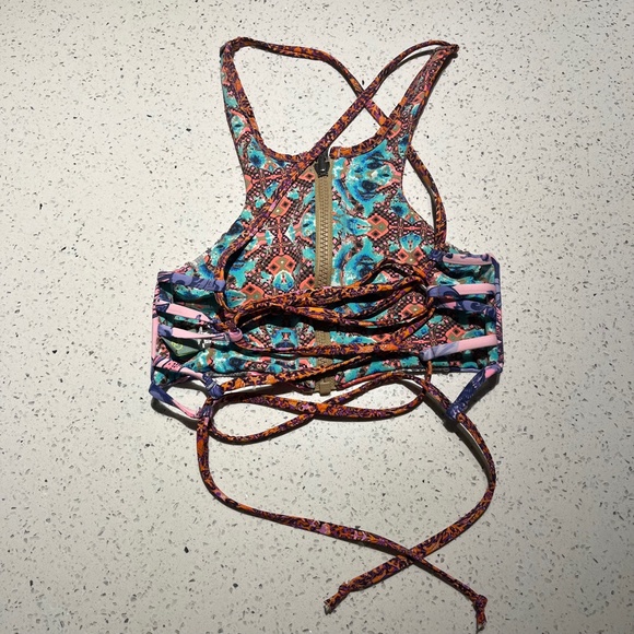 MAAJI Dear Hitchhiker High Neck Bikini Top - Picture 4 of 6
